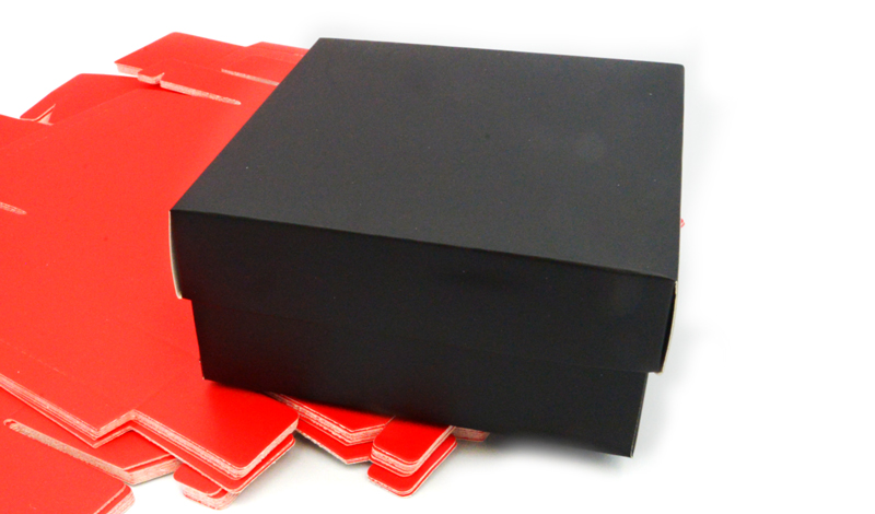 ΧΑΡΤΙΝΟ ΚΟΥΤΙ ME KAΠΑΚΙ 30cm x 23cm x 9cm 0402237