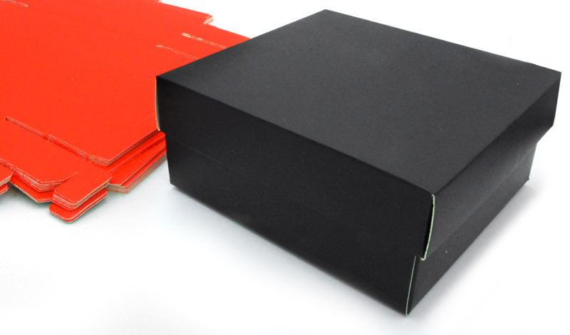 ΧΑΡΤΙΝΟ ΚΟΥΤΙ ME KAΠΑΚΙ 34cm x 26cm x 10cm 0402238