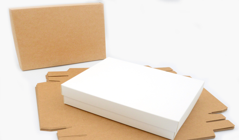 ΧΑΡΤΙΝΟ ΚΟΥΤΙ ME KAΠΑΚΙ 40cm x 30cm x 6.5cm 0402248