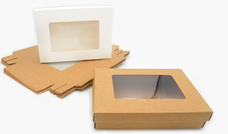 ΧΑΡΤΙΝΟ ΚΟΥΤΙ ME KAΠΑΚΙ ΚΑΙ ΠΑΡΑΘΥΡΟ ΖΕΛΑΤΙΝΑ 40cm x 30cm x 6.5cm 0402254