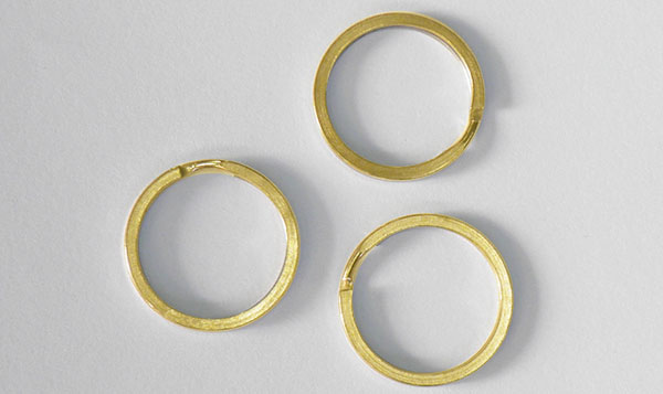 ΚΡΙΚΟΣ ΜΠΡΕΛΟΚ ΜΙΚΡΟΣ ΧΡΥΣΟΣ 2.5cm ΜΕ ΒΕΡΝΙΚΙ 0517848