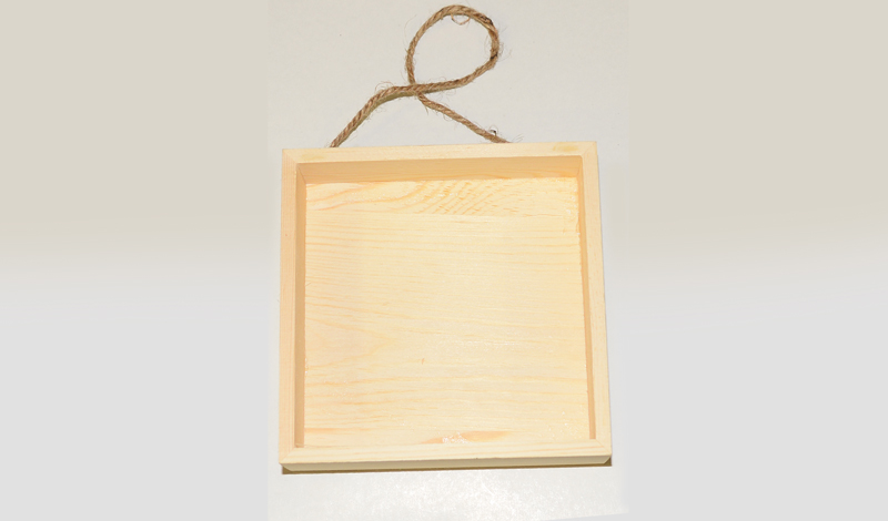 ΤΕΤΡΑΓΩΝΟ ΚΟΥΤΙ ΜΕ ΚΟΡΔΟΝΙ ΚΡΕΜΑΣΤΟ 0519538