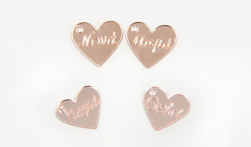 ΚΑΡΔΙΑ ΠΛΕΞΙΓΚΛΑΣ ΜΕ ΟΝΟΜΑΤΑ ROSE GOLD 2.1cm x 1.9cm 0529017