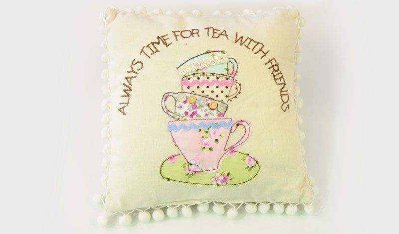 ΜΑΞΙΛΑΡΙ ΚΕΝΤΗΜΕΝΟ ΦΛΥΤΖΑΝΑΚΙΑ ΚΑΙ ΠΟΝ ΠΟΝ 25cm x 25cm 0621034