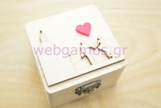 Μπομπονιέρα γάμου με σχέδιο ζευγάρι σε εξωκλήσι (152112)